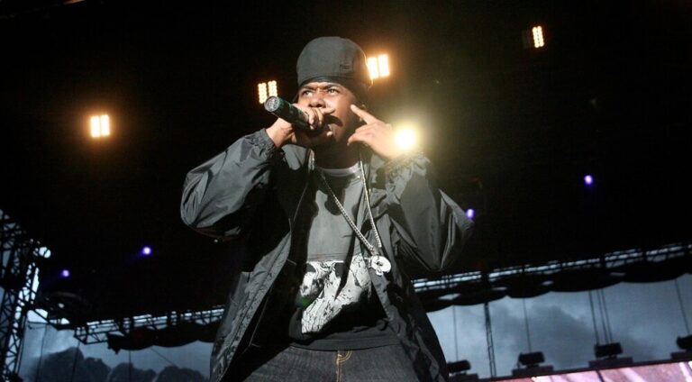 Memphis Bleek Singing on Stage