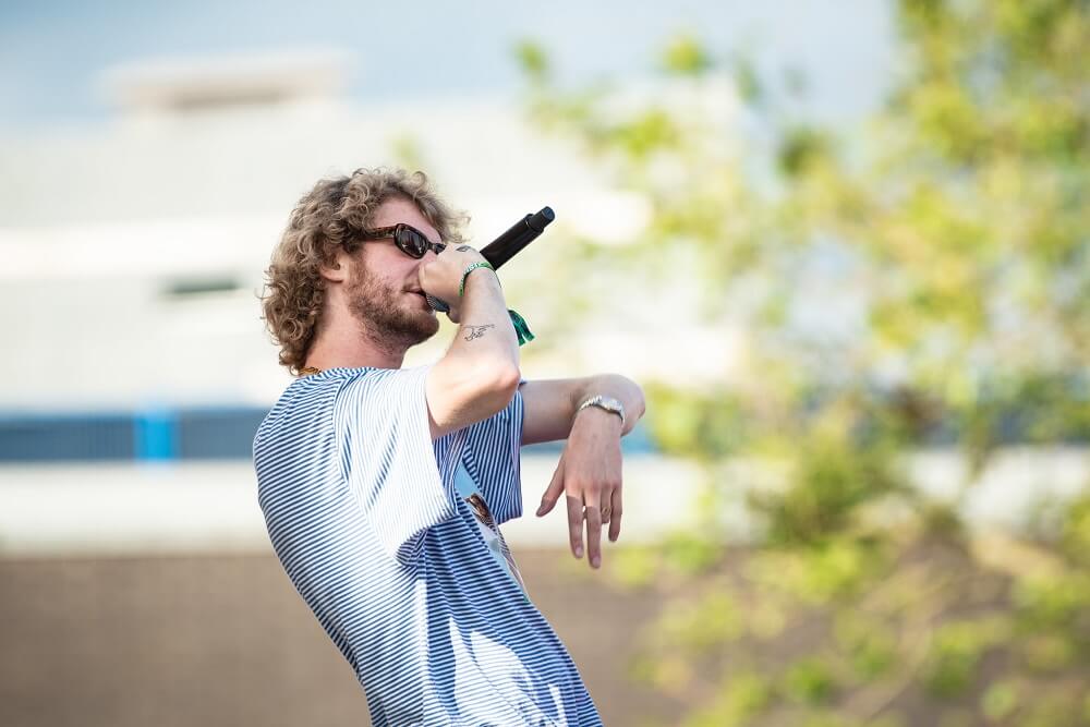 Yung Gravy Singing on Street